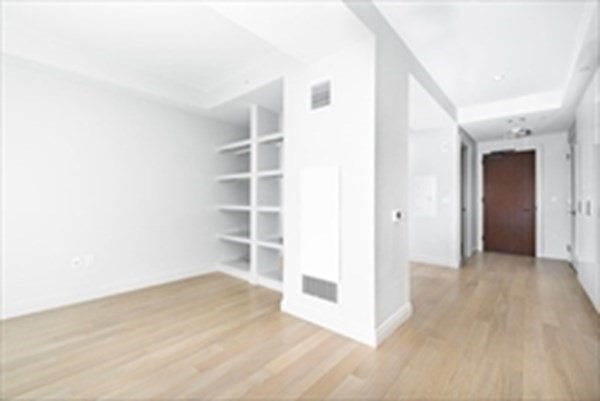 Studio, 1 bath, 520 sqft, $3,950, Unit 718