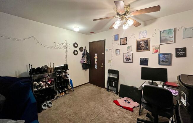 1 bed, 1 bath, $950, Unit 58