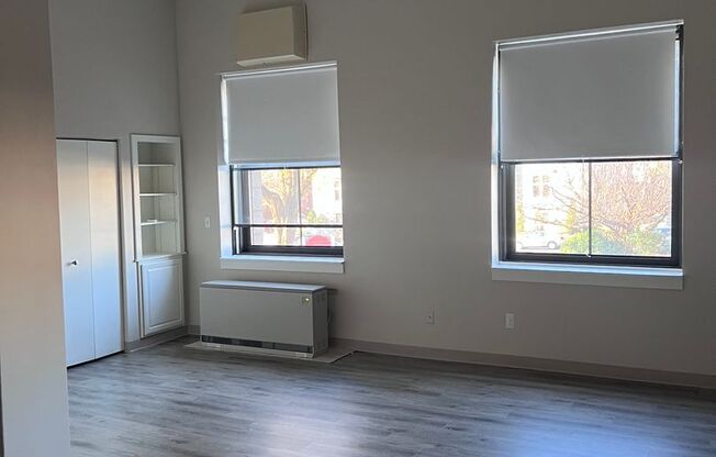 1 bed, 1 bath, 800 sqft, $2,500, Unit 205