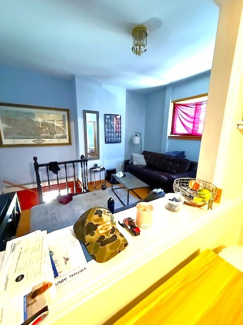 281 E   St