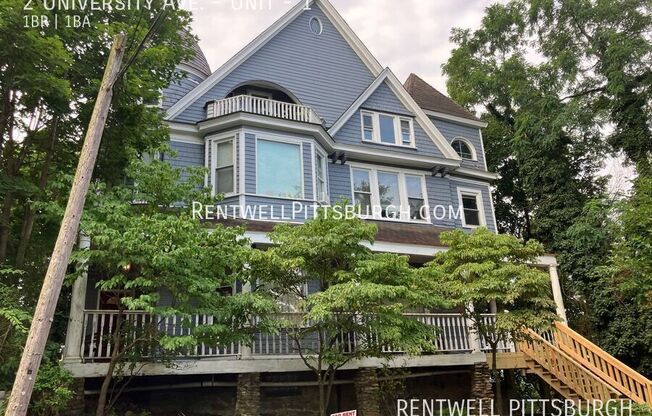 2 UNIVERSITY AVE