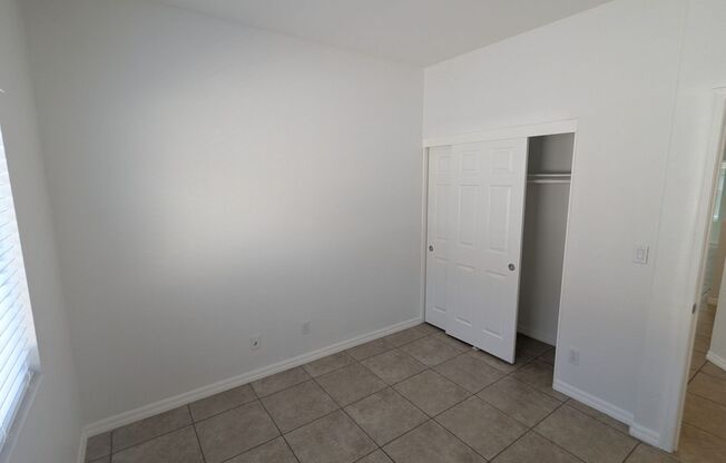 Beautiful 5 Bedroom Summerlin Home with Loft, Balcony & Mountain Views