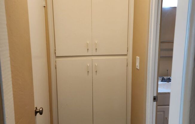 Studio, 1 bath, 350 sqft, $1,650, Unit 121