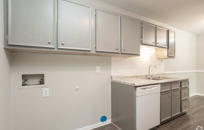 1 bed, 1 bath, 616 sqft, $878, Unit 10