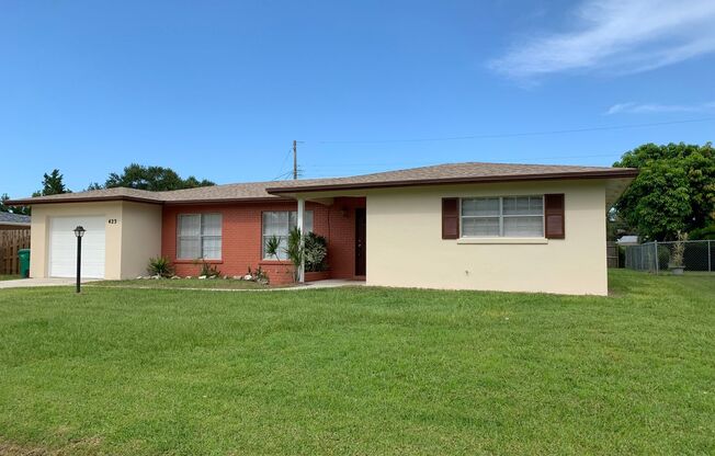 3/2/1 RENTAL HOUSE IN THE RIVER PARK AREA.