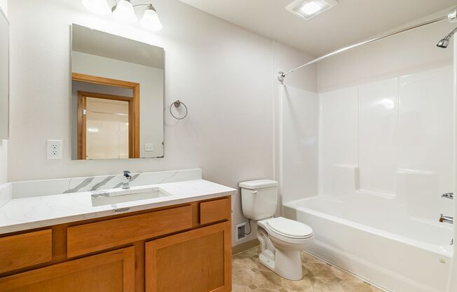 2 beds, 2 baths, 998 sqft, $2,100, Unit A102