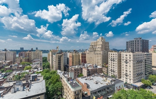 1 bed, 1 bath, $4,650, Unit 725