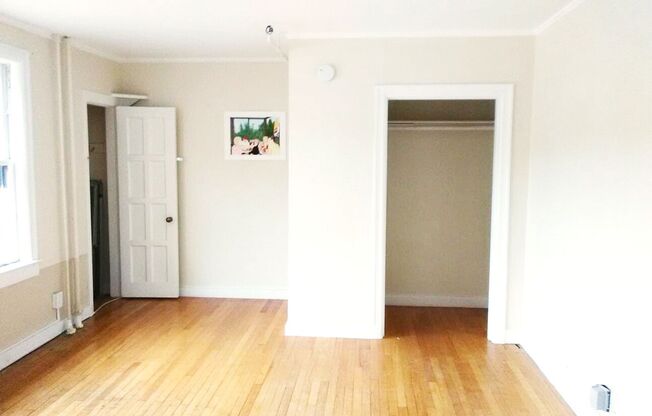 Studio, 1 bath, $600, Unit 105