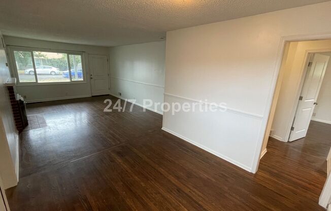 Spacious 4 BD | 2 BA with Backyard - Gladstone