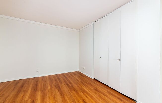 1 bed, 2 baths, $2,695