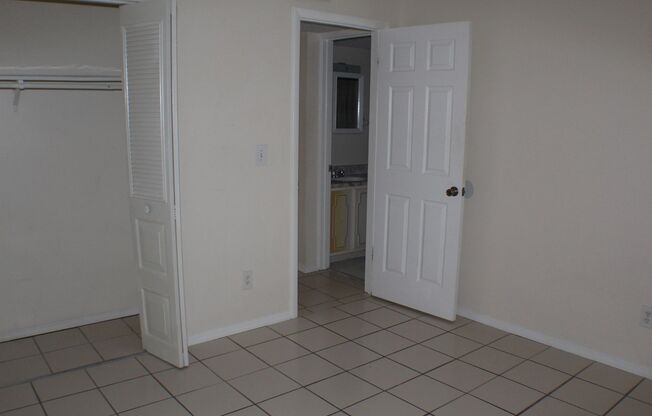 2 beds, 2 baths, $1,295, Unit 215c