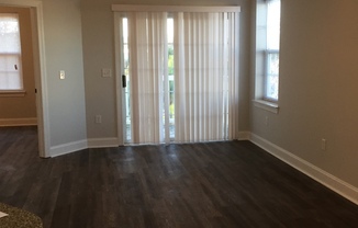 3 beds, 2 baths, $1,400