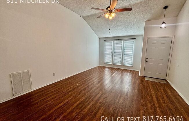 811 MIDCREEK DR