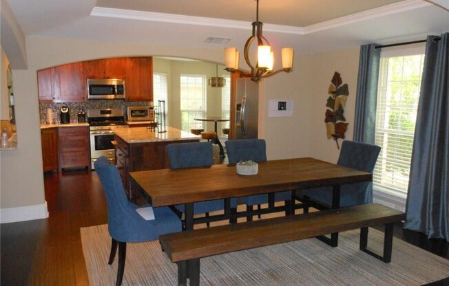3030 CREEKVIEW DR