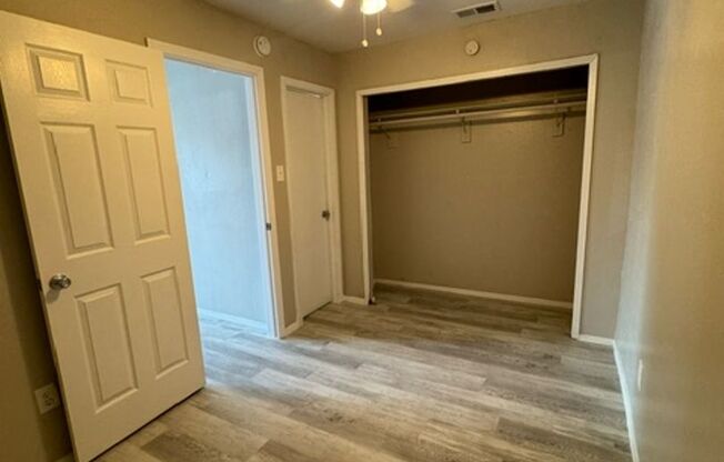 1 bed, 1 bath, 425 sqft, $949, Unit 114