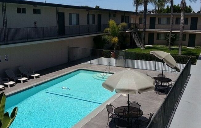 2 beds, 1 bath, 875 sqft, $2,200, Unit B07