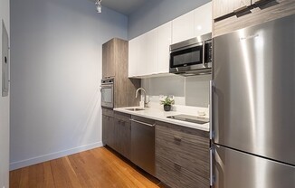 Studio, 1 bath, 392 sqft, $1,625, Unit 304