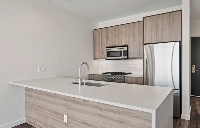 2 beds, 2 baths, 834 sqft, $3,420, Unit 502