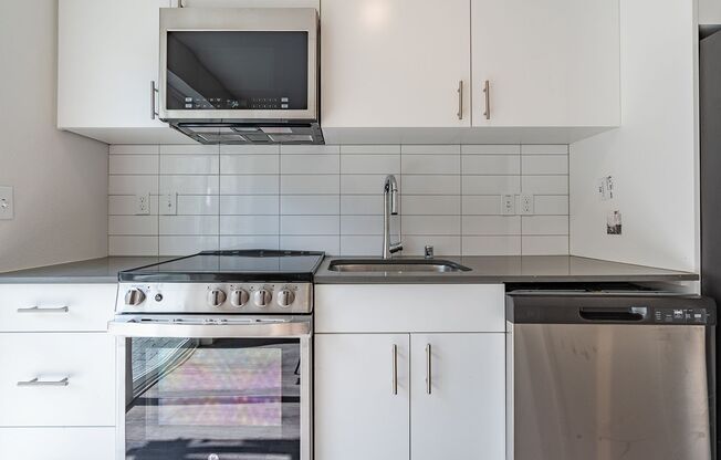 Studio, 1 bath, 301 sqft, $1,349, Unit 02