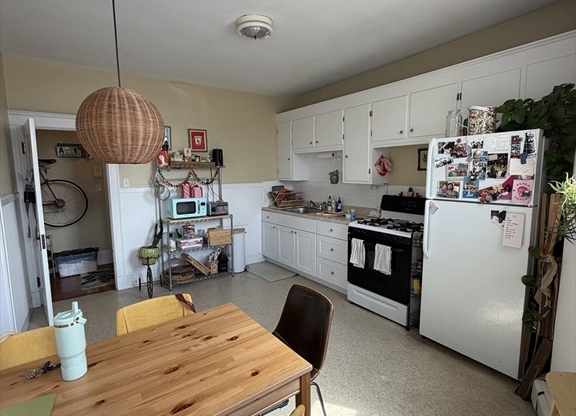 108 Bristol Rd