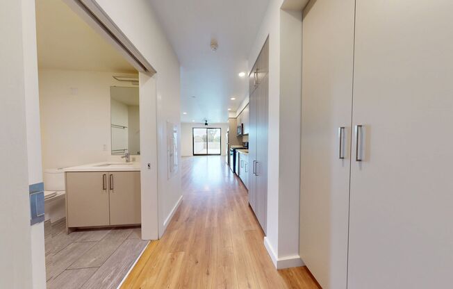 2 beds, 1 bath, 850 sqft, $2,745, Unit 211