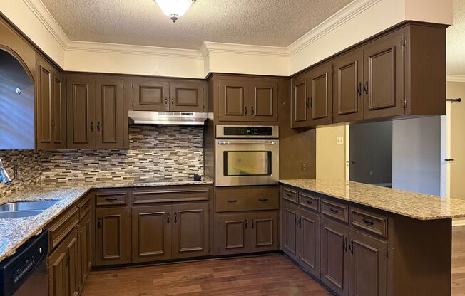 823 N Bryan St., Little Rock AR 72205 - Wonderfully updated Mid-Town LR 3br 2ba with den