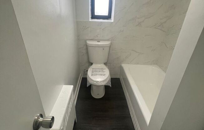 1 bed, 1 bath, 800 sqft, $1,600, Unit 158-102