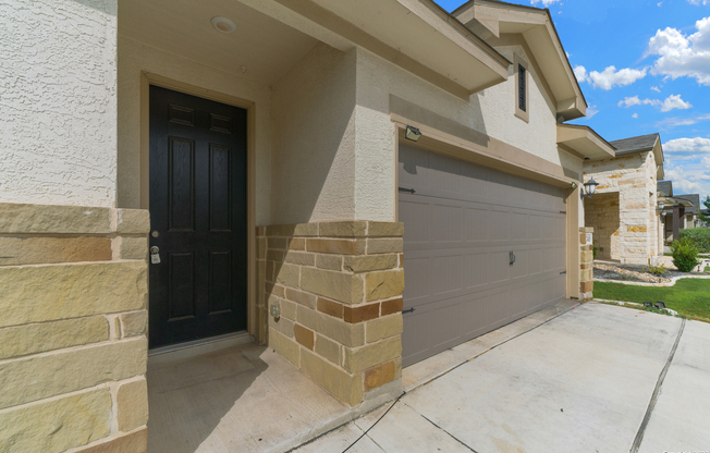 2415 VERONA WAY