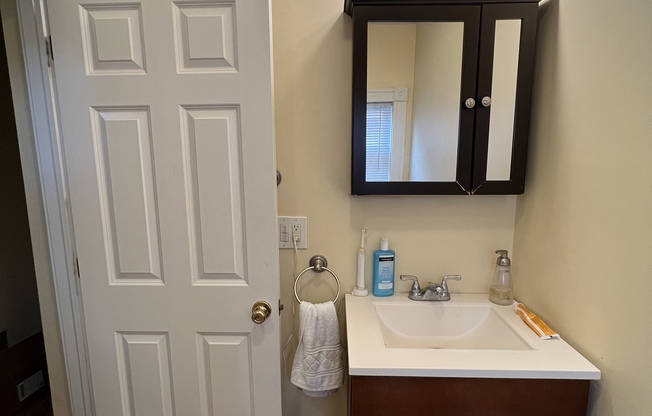 4 beds, 2 baths, $5,000, Unit 2