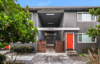 Sunnyvale Townhome with Private Fenced Backyard