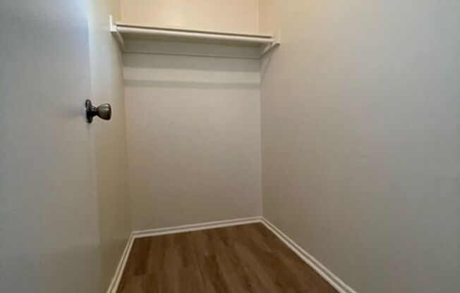 Studio, 1 bath, $1,400