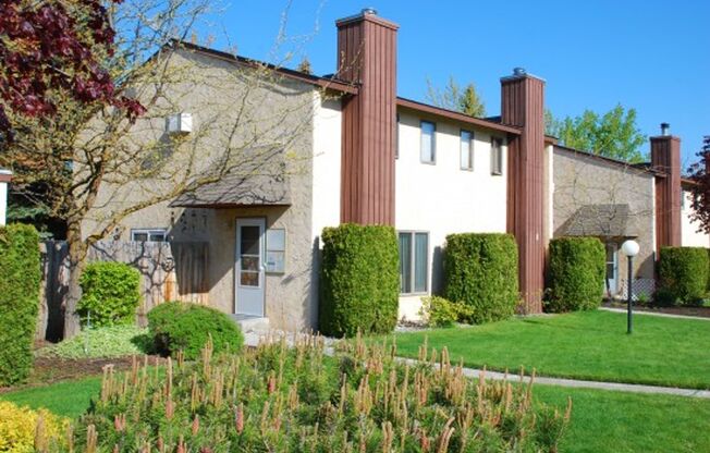 $1,075 / 2br - ►► Valley 2Bd 1Ba Apt with POOL! #3030 ◄◄ (Spokane Valley)