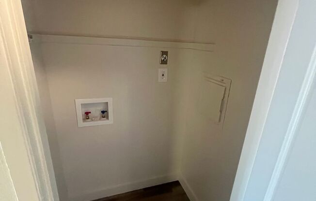 2 beds, 2 baths, 1,015 sqft, $3,025, Unit 208