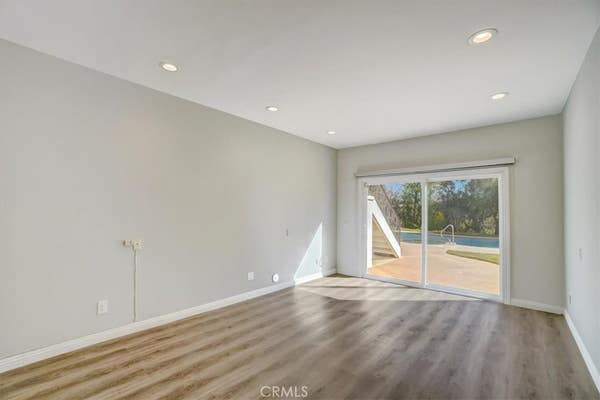 4020 CLARINDA DR