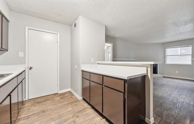 1 bed, 1 bath, 650 sqft, $1,099