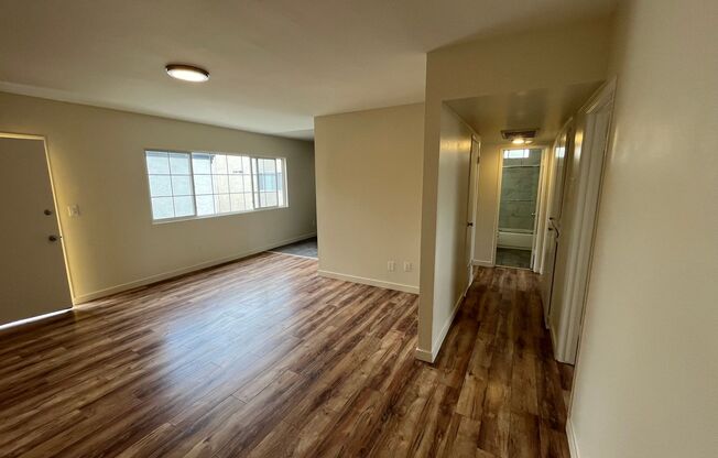 8517 Cedros Ave.