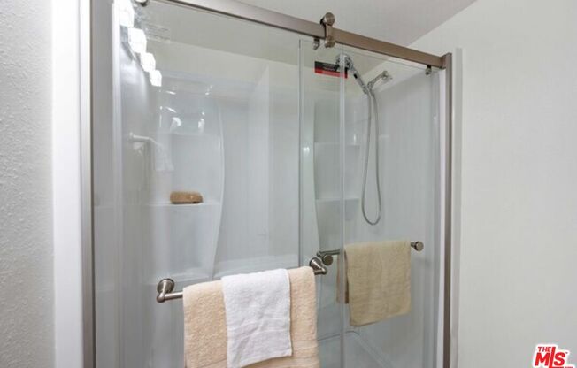 2 beds, 2 baths, 1,099 sqft, $4,500, Unit 1210