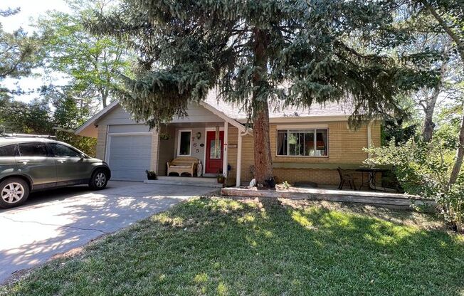 Charming 4 bed/2.5 bath South Boulder home! Available September 1st!