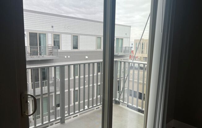 1 bed, 1 bath, 1,232 sqft, $1,750, Unit 500 South St Apt 305