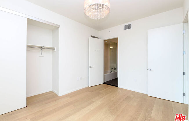 1 bed, 1.5 baths, 843 sqft, $2,950, Unit 2401