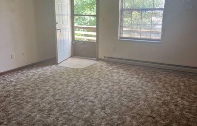 1 bed, 1 bath, 676 sqft, $750