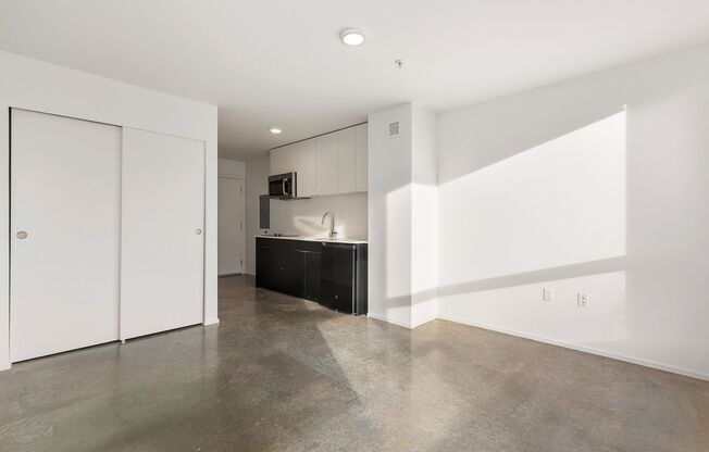 Studio, 1 bath, 280 sqft, $1,195, Unit 515