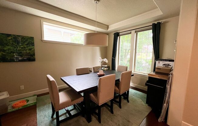 Gorgeous 6 BD* 3 BA* Single Family Home Located In Charming Arbor Meadows In Portland! **Minutes From Lake Oswego
