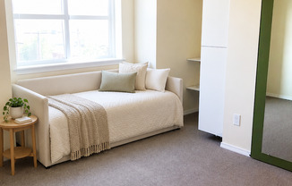 Studio, 1 bath, 152 sqft, $700, Unit C-7
