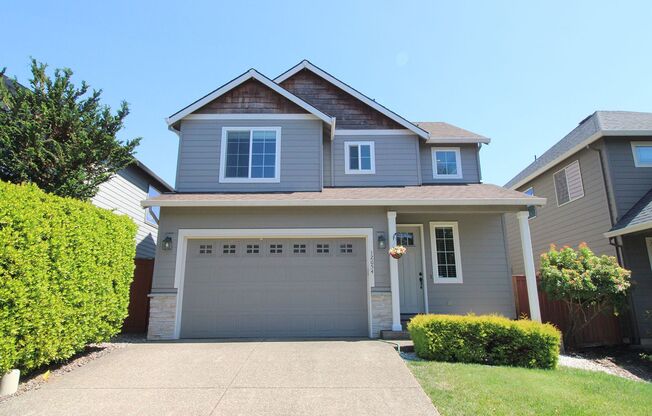 Welcoming Newer 3 Bed/2.5 Bath Home in Charming Oregon City Neighborhood