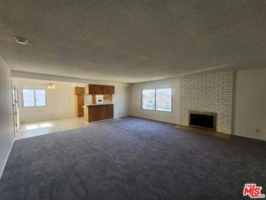 1 bed, 1 bath, 1,050 sqft, $1,800, Unit 3