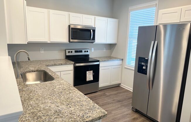 Move-In Special: Save $500 on Your First Month’s Rent!  2 Bedroom Townhome in Smithfield!