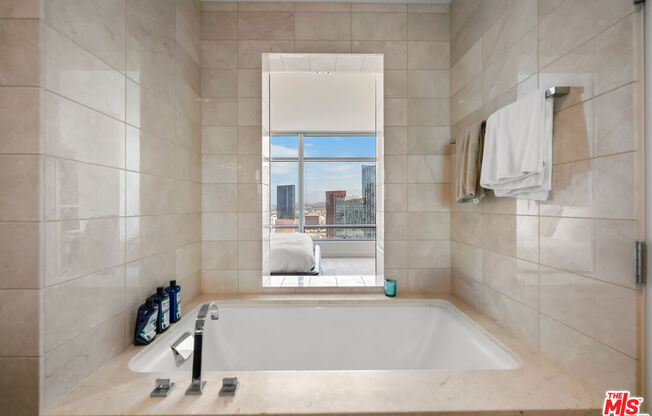 2 beds, 3 baths, 1,700 sqft, $9,500, Unit 37K