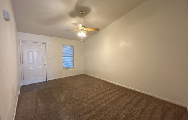 2 beds, 1 bath, $699, Unit 103 Truman Ave W Unit 9