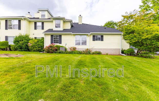 2404 BUCKINGHAM CIR